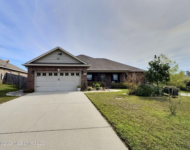 1000 Pelican Cove, Ocean Springs, MS 39564