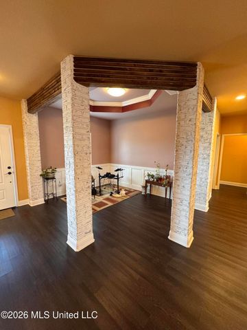 1000 Pelican Cove, Ocean Springs, MS 39564