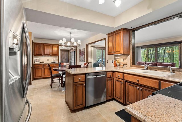 10725 34th Avenue N, Plymouth, MN 55441