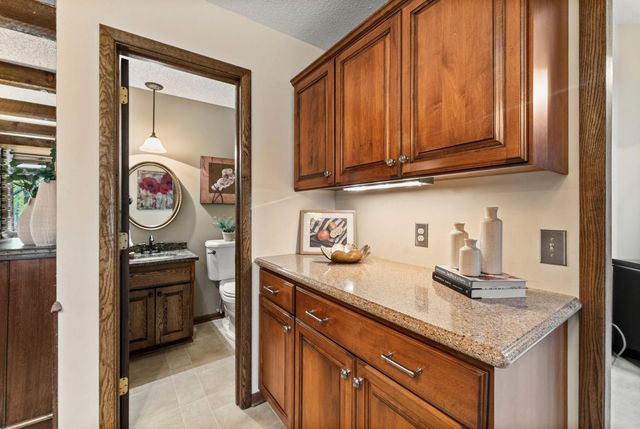 10725 34th Avenue N, Plymouth, MN 55441