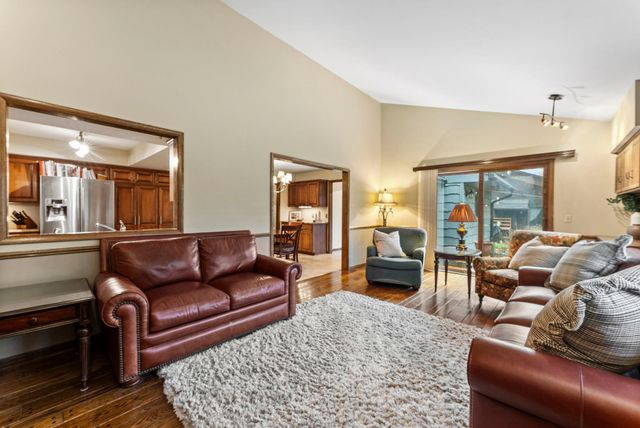 10725 34th Avenue N, Plymouth, MN 55441