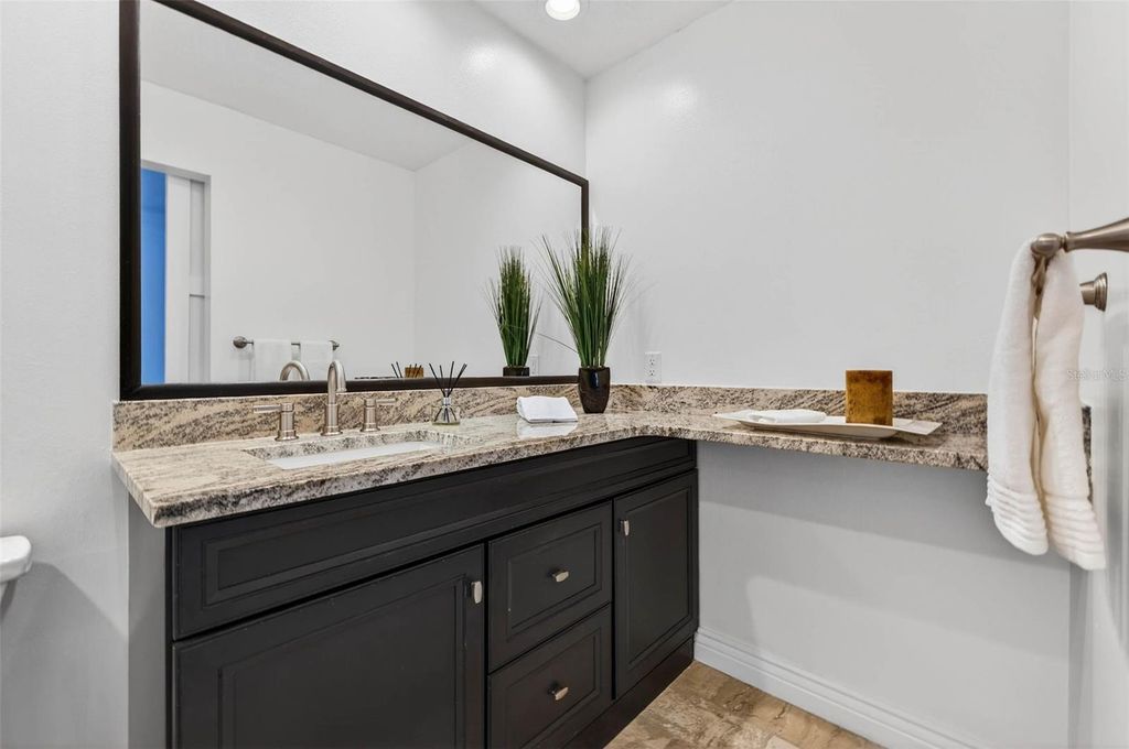 Image 19 of property listing at 5300 BAYSHORE BOULEVARD C6, Tampa, FL 33611