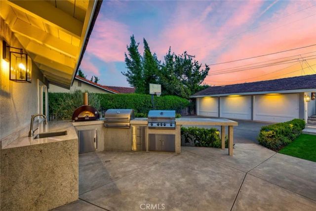 1016 Castlegate Lane, North Tustin, CA 92705