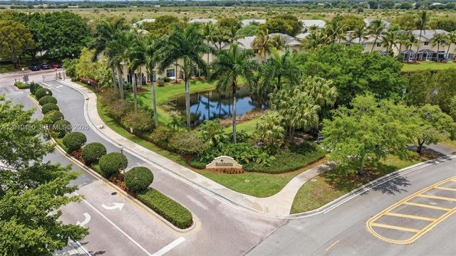 2132 Bahia Ln, Weston, FL 33327