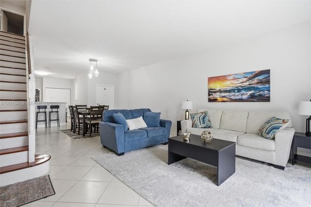 2132 Bahia Ln, Weston, FL 33327