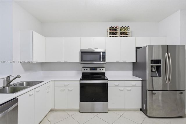2132 Bahia Ln, Weston, FL 33327
