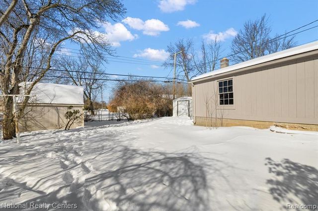 1938 Beverly Street, Keego Harbor, MI 48320