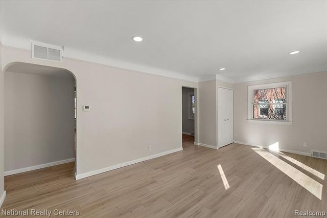 1938 Beverly Street, Keego Harbor, MI 48320