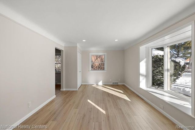 1938 Beverly Street, Keego Harbor, MI 48320