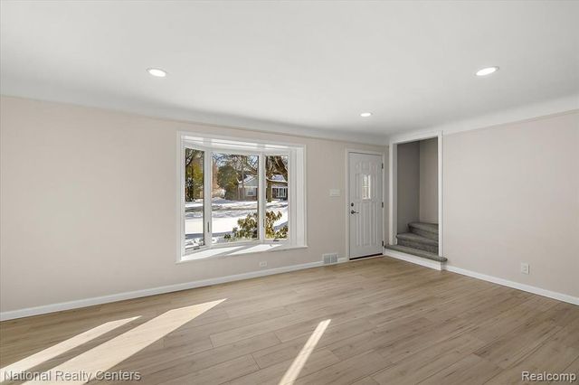 1938 Beverly Street, Keego Harbor, MI 48320