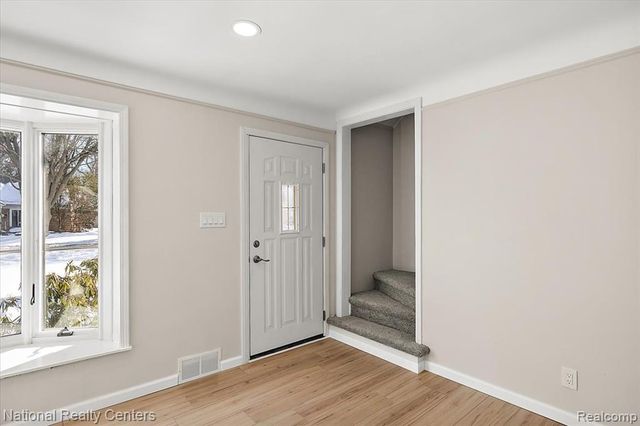 1938 Beverly Street, Keego Harbor, MI 48320