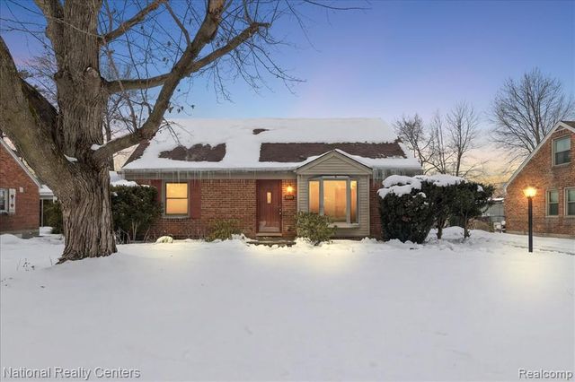 1938 Beverly Street, Keego Harbor, MI 48320