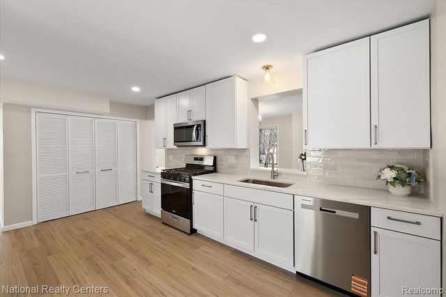 1938 Beverly Street, Keego Harbor, MI 48320