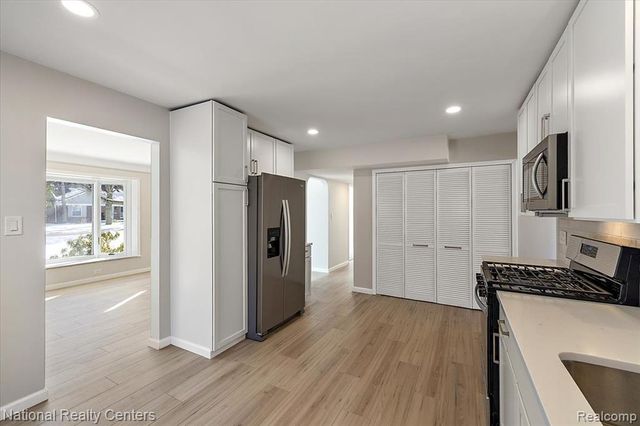 1938 Beverly Street, Keego Harbor, MI 48320