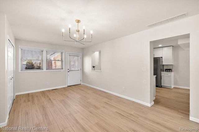 1938 Beverly Street, Keego Harbor, MI 48320