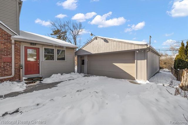 1938 Beverly Street, Keego Harbor, MI 48320