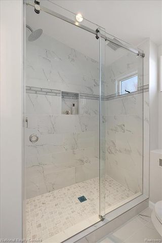 1938 Beverly Street, Keego Harbor, MI 48320