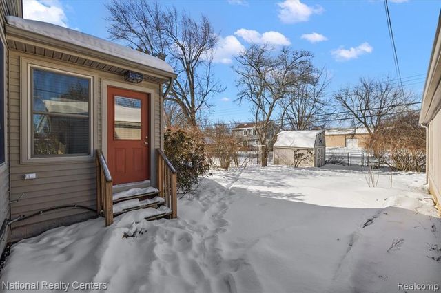 1938 Beverly Street, Keego Harbor, MI 48320