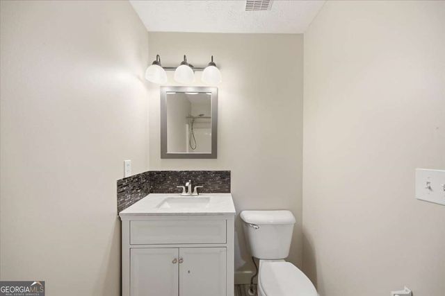 27 Oak Grove Lane, Adairsville, GA 30103