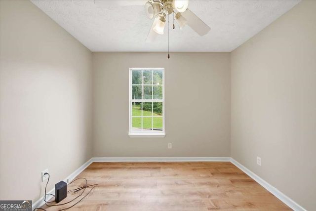 27 Oak Grove Lane, Adairsville, GA 30103
