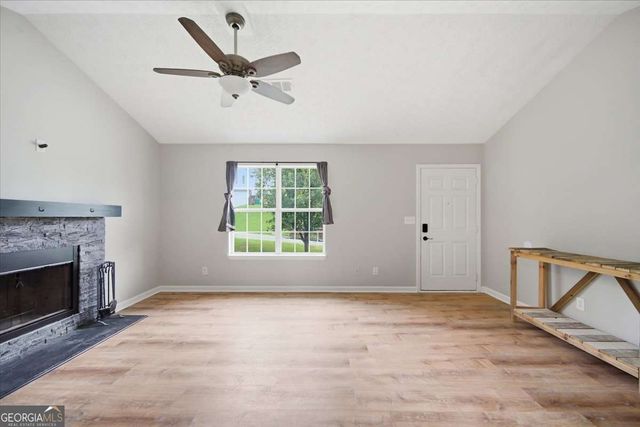 27 Oak Grove Lane, Adairsville, GA 30103
