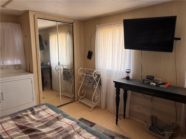 89 Sun CIR, Fort Myers, FL 33905