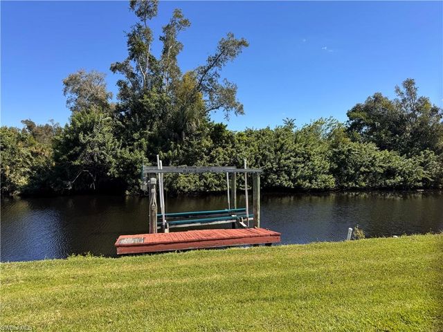 89 Sun CIR, Fort Myers, FL 33905