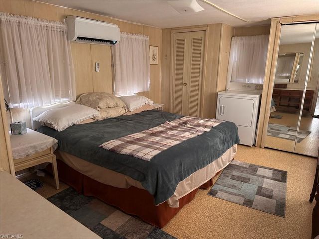 89 Sun CIR, Fort Myers, FL 33905