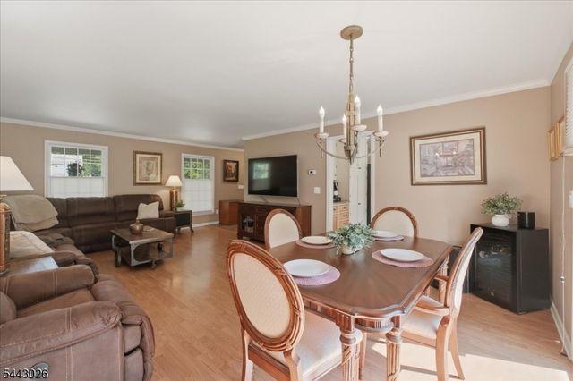 12 Mountain View St, Hamburg Boro, NJ 07419