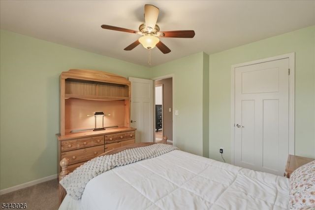 12 Mountain View St, Hamburg Boro, NJ 07419