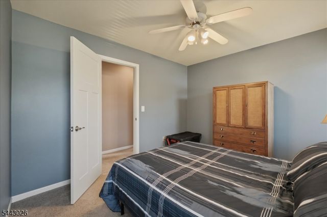 12 Mountain View St, Hamburg Boro, NJ 07419