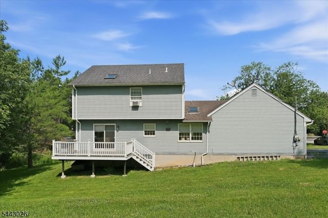 12 Mountain View St, Hamburg Boro, NJ 07419