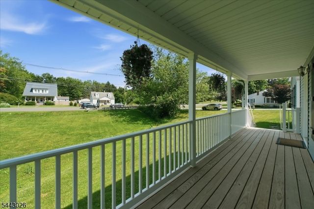 12 Mountain View St, Hamburg Boro, NJ 07419