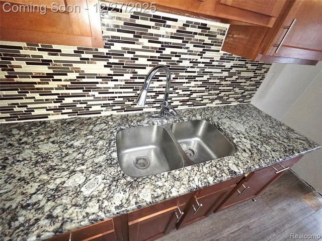 14529 Asbury Park, Detroit, MI 48227