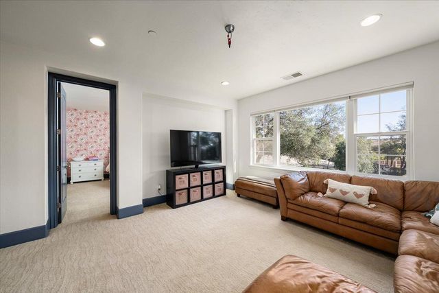 8143 Woodland Grove Pl., Granite Bay, CA 95746