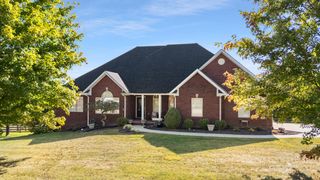 909 Country Oaks Drive, Richmond, KY 40475