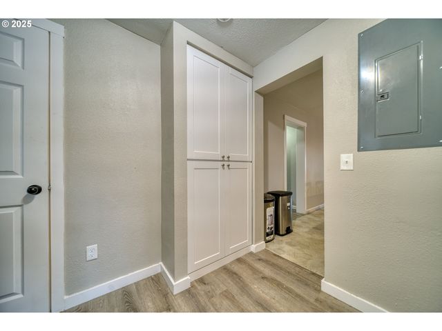 385 N 6TH St, St Helens, OR 97051