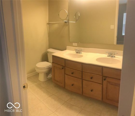 11715 Anton Drive 2, Zionsville, IN 46077