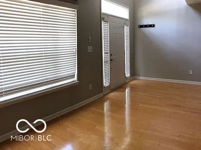 11715 Anton Drive 2, Zionsville, IN 46077