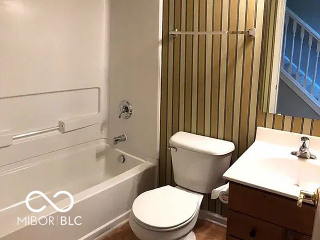 11715 Anton Drive 2, Zionsville, IN 46077