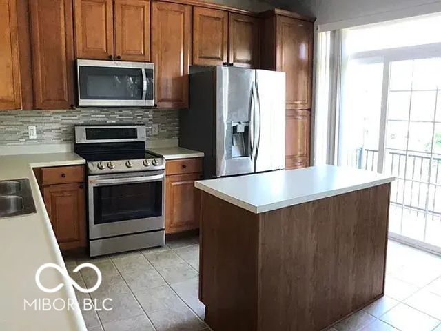 11715 Anton Drive 2, Zionsville, IN 46077