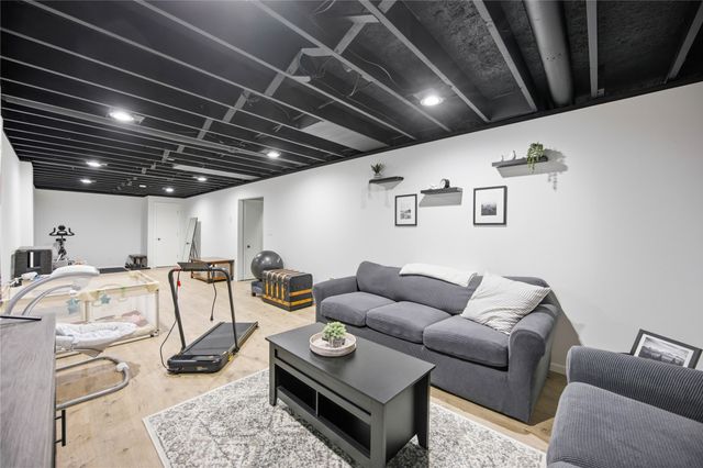 602 NW Greenwood Street, Ankeny, IA 50023