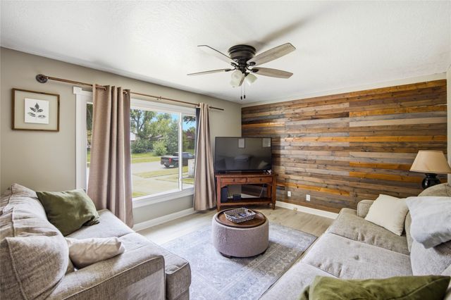 602 NW Greenwood Street, Ankeny, IA 50023