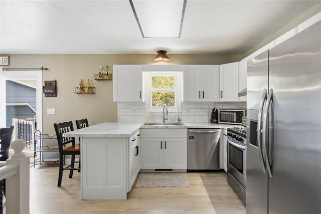 602 NW Greenwood Street, Ankeny, IA 50023