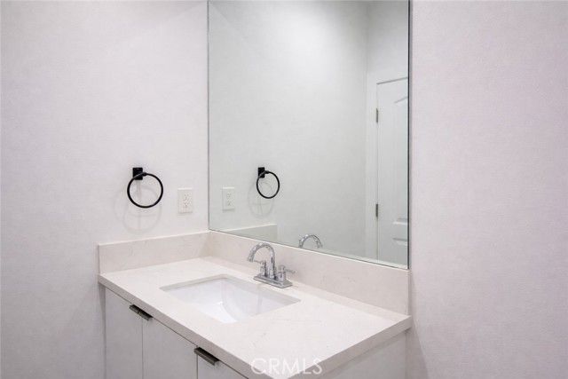 532 W Vernon, Los Angeles, CA 90037