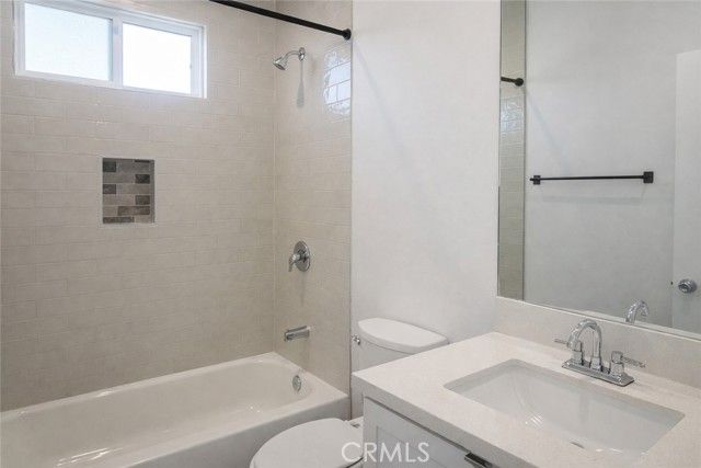 532 W Vernon, Los Angeles, CA 90037