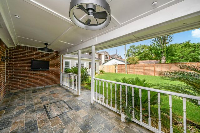 15719 Baytree Dr, Houston, TX 77070