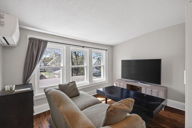 958 Carroll Avenue, Saint Paul, MN 55104