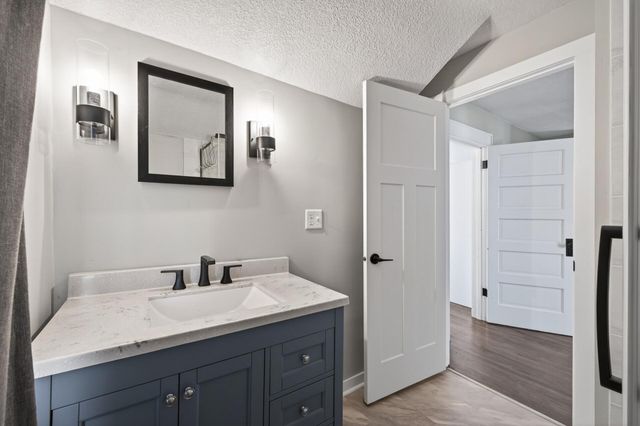 958 Carroll Avenue, Saint Paul, MN 55104