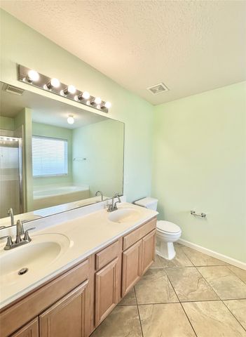 11023 Knobbley Oak Court, Houston, TX 77065